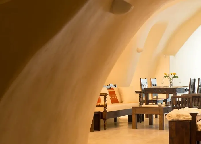 إناليون سويتس 4* أويا