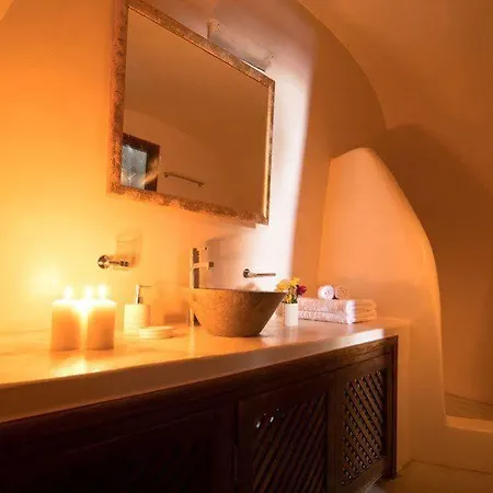 Enalion 3* Oia (Santorini)
